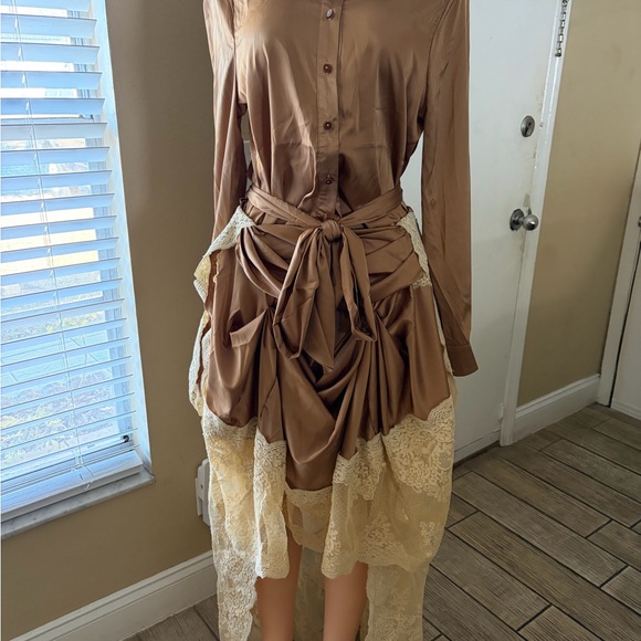 Chic Long Sleeve Dress with Lace Accents - Picture 2 of 5